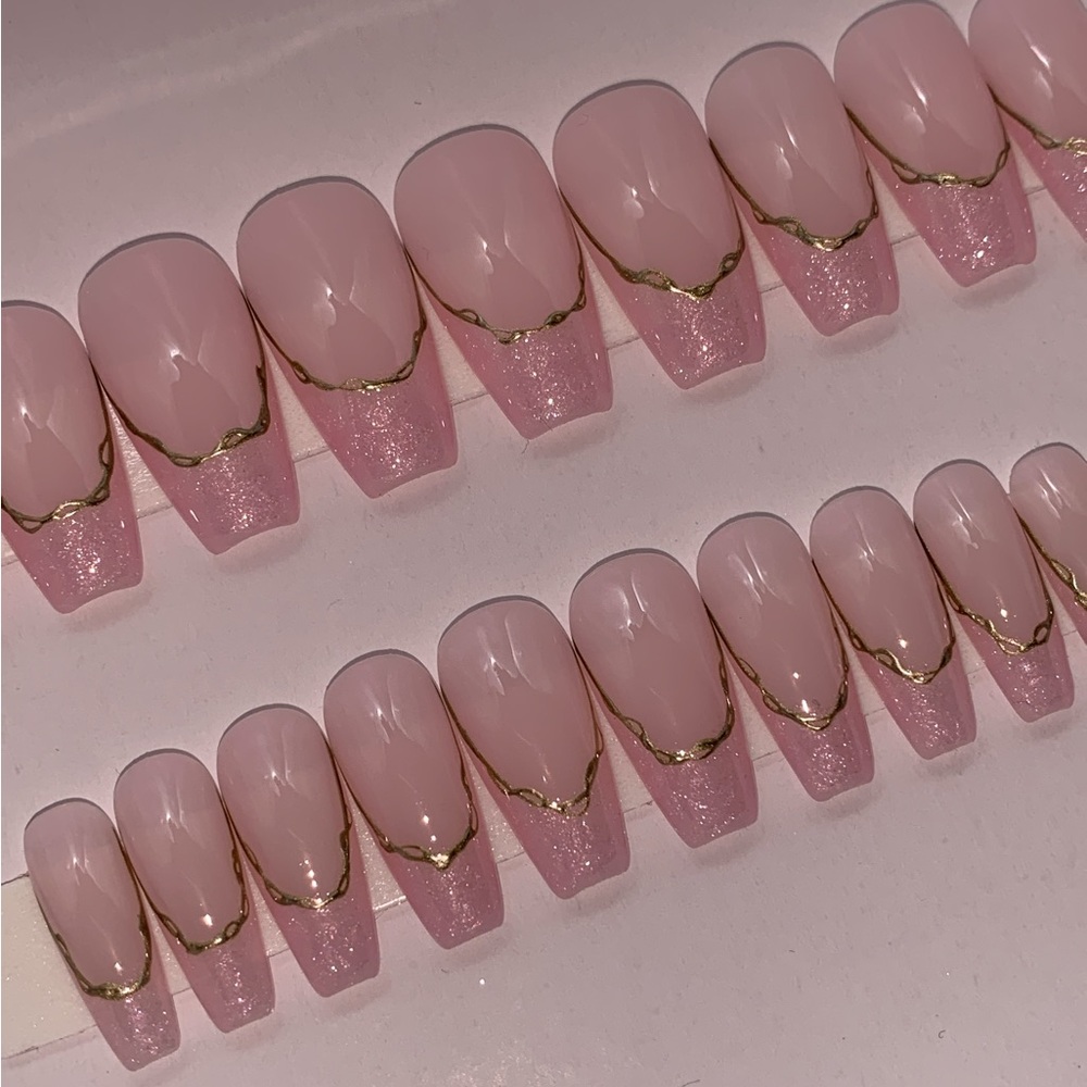 Thread Shell With Gold Chrome Nails - Picture 4 of 7